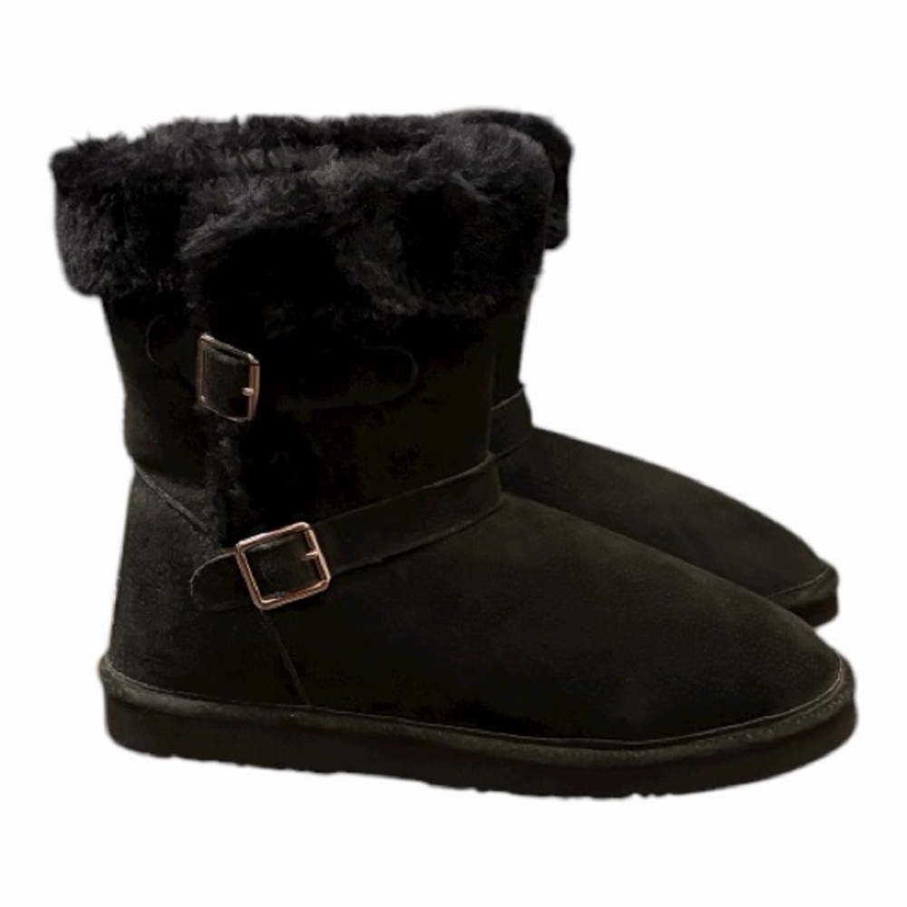 Lamo Suede Ankle Boot with Fur Lining. 25GG